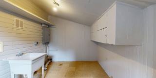 Madison/W.95th neighborhood : 3 bedroom/1 bath single family house available NOW. Gallery 29