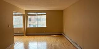 Lovely Lowry Hill 1 Bedroom Condo Gallery 5