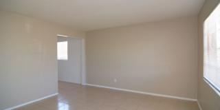 Charming 3 Bedroom 2 Bath House! Close to the UofA and Downtown! Gallery 3