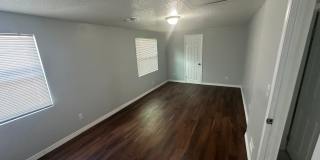 **Move in Ready** 3/2 Single Family home Gallery 10