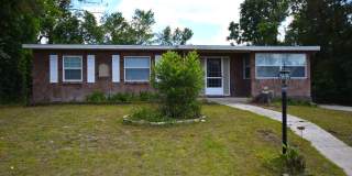 3/1 Bath with Bonus Room 974sqft Gallery 1