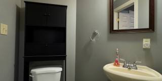 Charming 2Bed/2.5Bath in Washington Vilage - Extra Space in the Basement Gallery 14