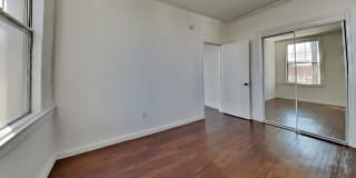 Wilshire Royale Apartments Gallery 12
