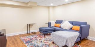 6 Searles Road Gallery 33