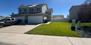 Great 3 Bedroom 2 1/2 Bath Townhome in Saddle Ridge! Great 3 Bedroom 2 1/2 Bath Townhome in Saddle Ridge! Gallery 1