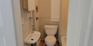 2 bedroom | 1 bathroom | Entire HOME- Freshly painted! Gallery 12