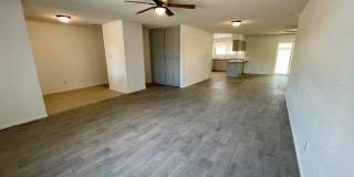 4 Bedroom in Mountain View-11348 E 24th Ln Gallery 5