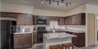 Brand New Fully Furnished short term lease possible Gallery 3