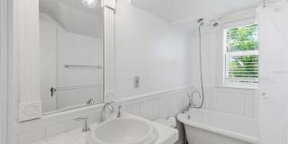 555 18TH AVENUE NE Gallery 24