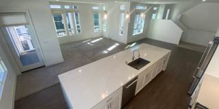 Modern Condo Living in the Heart of Alameda – Prime Location! Modern Condo Living in the Heart of Alameda – Prime Location! Gallery 3