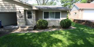 BEAUTIFUL 2 BEDROOM/1 BATHROOM TOWNHOME CLOSE TO MALL OF AMERICA - AVAILABLE 5/01 - $1,600/month Gallery 1