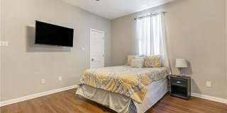 1512 N ROBERTSON Street Gallery 13