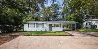 4 bed, 2 bath house, Available August 2026! 4 bed, 2 bath house, Available August 2026! Gallery 1