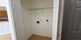 527 NE 24th Place Gallery 16
