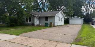$1195 | 2BD 1 BA | 822 Dwight St | Available 7/15/26 Gallery 1