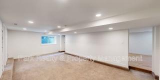 712 Harrison St Gallery 17