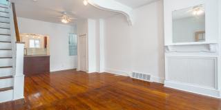 Two Bed Point Breeze Townhouse Gallery 1