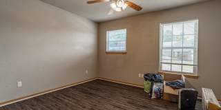 4 Bedroom 2.5 Bath Townhome near Centennial Park! Gallery 20