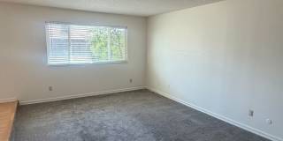 Charming 3 bedroom 2 bathroom home located in Hanford Gallery 11