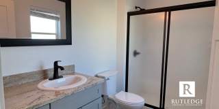 Gorgeous 3 Bed / 2.5 Bath Townhome in the heart of Talent, OR Gallery 12