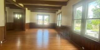 Your perfect 4-bed / 2-beth home in Elizabethton awaits! $2400 Gallery 8