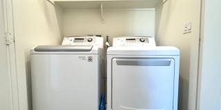 2 bed, 2.5 bath located in Corona, CA! Gallery 33