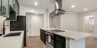 1333 N Martel Avenue Gallery 5
