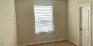 4 BEDROOM, SHORT TERM LEASE AVAILABLE Gallery 16