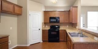 Beautiful 3 Bedroom Duplex Located in New Braunfels, Texas! Gallery 7