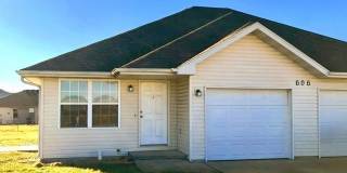 Wonderful Duplex in Clever MO - Available Now Gallery 1