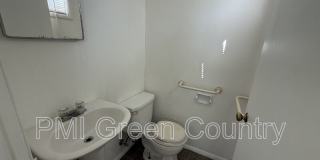 43 E 50th Ct N Gallery 10