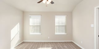 Beautiful 3/2.5 Townhome Gallery 16