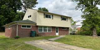 Spacious 4BR + Bonus Room – Available May 10! Regency Area! Gallery 25