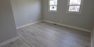 Multi Family Home 3 Bedroom and 1 Bath For Rent Gallery 8