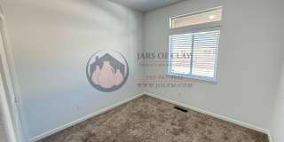 Modern West Salem Home: Central AC, 2-Car Garage & Washer/Dryer Gallery 4