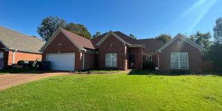 Fenced in back yard! Split bedroom floor plan! Pets are owner's approval, fees do apply. Gallery 3