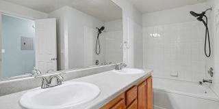 Charming Englewood Condo | 2 Bedrooms, Covered Parking & Community Pool Gallery 17