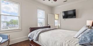 629 Boulevard NE Gallery 51