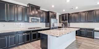 4-Bedroom Two-Story Home with Mountain Views & Resort-Style Amenities Gallery 1