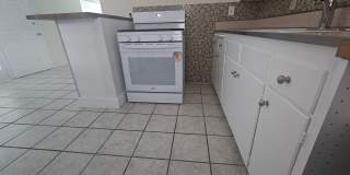 Adorable 2 bed 1 bath Gallery 6