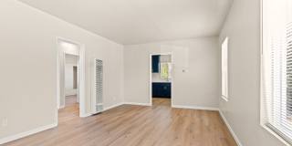 Fully Remodeled Oakland 2 Bed w/ Off-Street Parking & Beautiful Cabinets Gallery 3