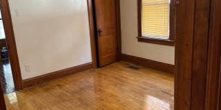 Charming 2-Bedroom Lower Duplex Gallery 5