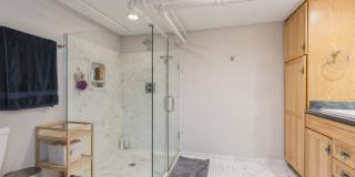 5230 N Wayne Avenue Gallery 21