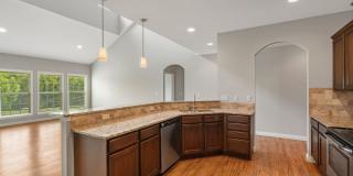 Beautiful 3BR/3BA Villa with Bonus Loft - Available NOW! Gallery 6