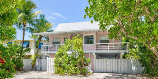 251 Pueblo Street Street Gallery 1