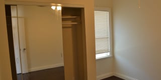 ☀️Newly Remodeled 2 Bed / 1 Bath Apartment Unit  – Great Layout Gallery 8
