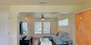13129 THOROUGHBRED Loop Gallery 12