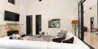 LUXURY 4-BEDROOM HOME IN ALAMO HEIGHTS Gallery 9