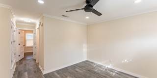Modern Elegance in Vibrant East Austin: Chic Duplex with Stylish Upgrades, Private Oasis, Prime Location! Gallery 6