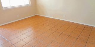 Cute Single Level Northeast Home With Refrigerated Air Located In Quiet Neighborhood Gallery 3